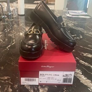 Salvatore Ferragamo Rolo Lug loafer size 8